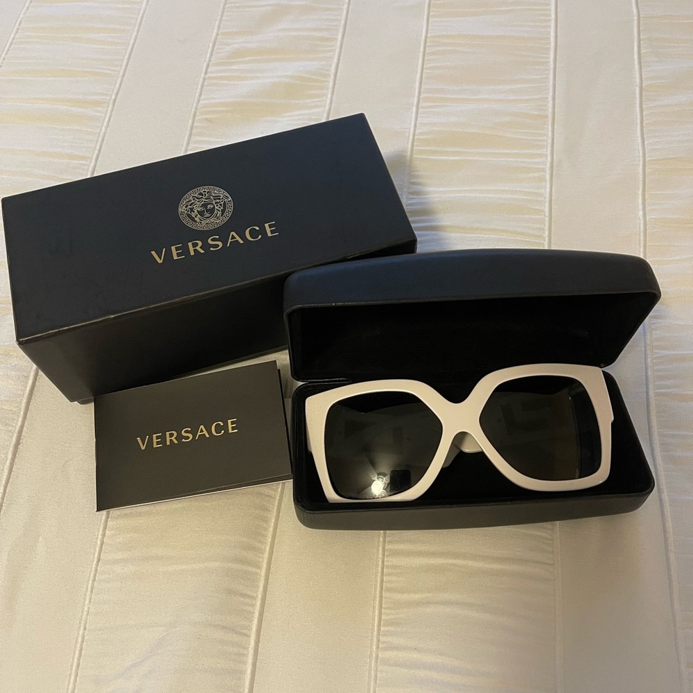Authentic Versace Sunglasses Thick White Gold Cat Eye Frames Dark Gray Lenses